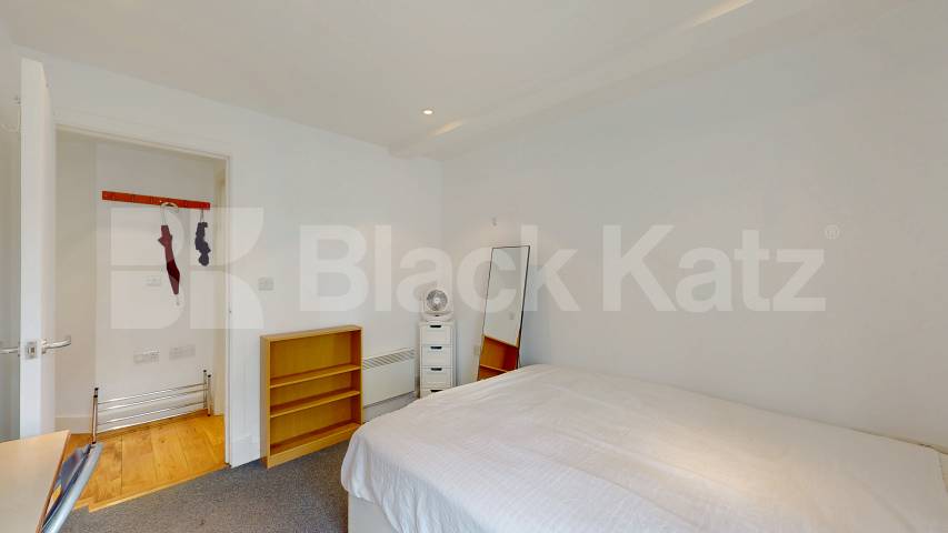 Bright & Spacious 2 Bed Apartment Moments from King’s Cross York Way, Holloway